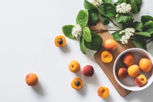 Apricots and other fruit are healthy snack options