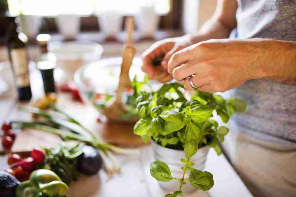 Cooking is important for men's health and nutrition